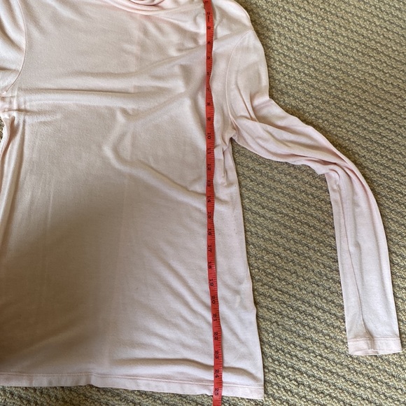 Women’s Tops 3 for $10!! Beautiful soft pink banana republic mock neck XS - Picture 6 of 6